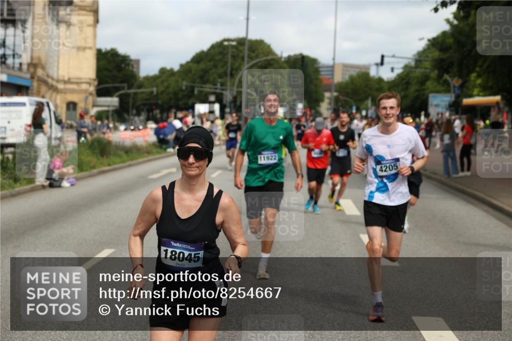 29.06.2025 - hella hamburg halbmarathon Yannick Fuchs http://msf.ph/oto/8254667 29.06.2025 10:35:45 20KM 1136, 1631, 2579, 2797, 3618, 4205, 4303, 4380, 4634, 4871, 4893, 5709, 6550, 6683, 6771, 6901, 7378, 7774, 7796, 8122, 8358, 9358, 9547, 9640, 9659, 9711, 9755, 9885, 10375, 10783, 11062, 11765, 11922, 12292, 12385, 12895, 13268, 13457, 14555, 14661, 15247, 15351, 16816, 17032, 17100, 17720, 17834, 18045, 18049, 18412, 18442, 18573, 18802 meine-sportfotos.de