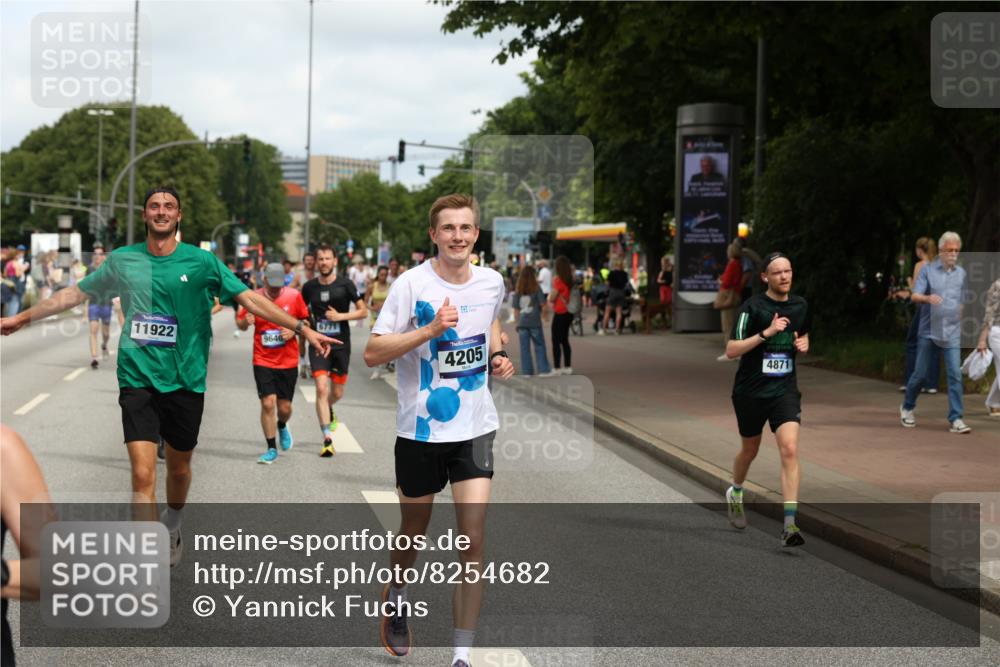 29.06.2025 - hella hamburg halbmarathon Yannick Fuchs http://msf.ph/oto/8254682 29.06.2025 10:35:46 20KM 1136, 1631, 2579, 2797, 3618, 4205, 4303, 4380, 4634, 4871, 4893, 5387, 5709, 6550, 6683, 6771, 6901, 7378, 7432, 7774, 7796, 8122, 8358, 9358, 9547, 9640, 9659, 9711, 9755, 9885, 10375, 10783, 11062, 11765, 11922, 12292, 12385, 12895, 13268, 13457, 14555, 14661, 15247, 15351, 16816, 17032, 17100, 17720, 17834, 18045, 18049, 18412, 18442, 18573, 18802 meine-sportfotos.de