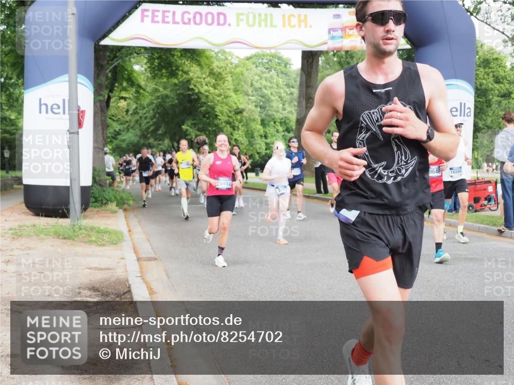 29.06.2025 - hella hamburg halbmarathon MichiJ http://msf.ph/oto/8254702 29.06.2025 10:29:17 Zwischen KM18-KM19 2568, 2797, 5050, 6495, 6771, 9640, 9979, 11767, 12292, 15493, 15542, 16580, 18173, 18192, 18573 meine-sportfotos.de