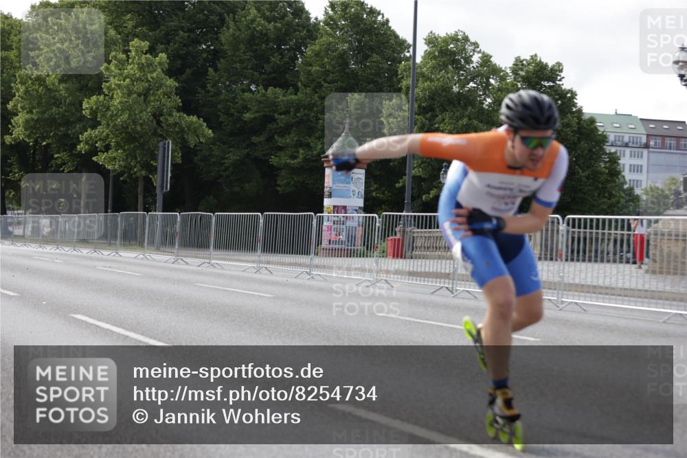 29.06.2025 - hella hamburg halbmarathon Jannik Wohlers http://msf.ph/oto/8254734 29.06.2025 08:48:44 Lombardsbrücke  meine-sportfotos.de