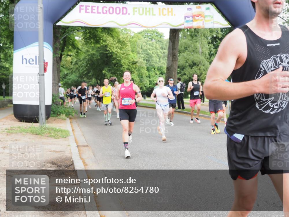 29.06.2025 - hella hamburg halbmarathon MichiJ http://msf.ph/oto/8254780 29.06.2025 10:29:17 Zwischen KM18-KM19 2568, 2797, 5050, 6495, 6771, 9640, 9979, 11767, 12292, 15493, 15542, 16580, 18173, 18192, 18573 meine-sportfotos.de