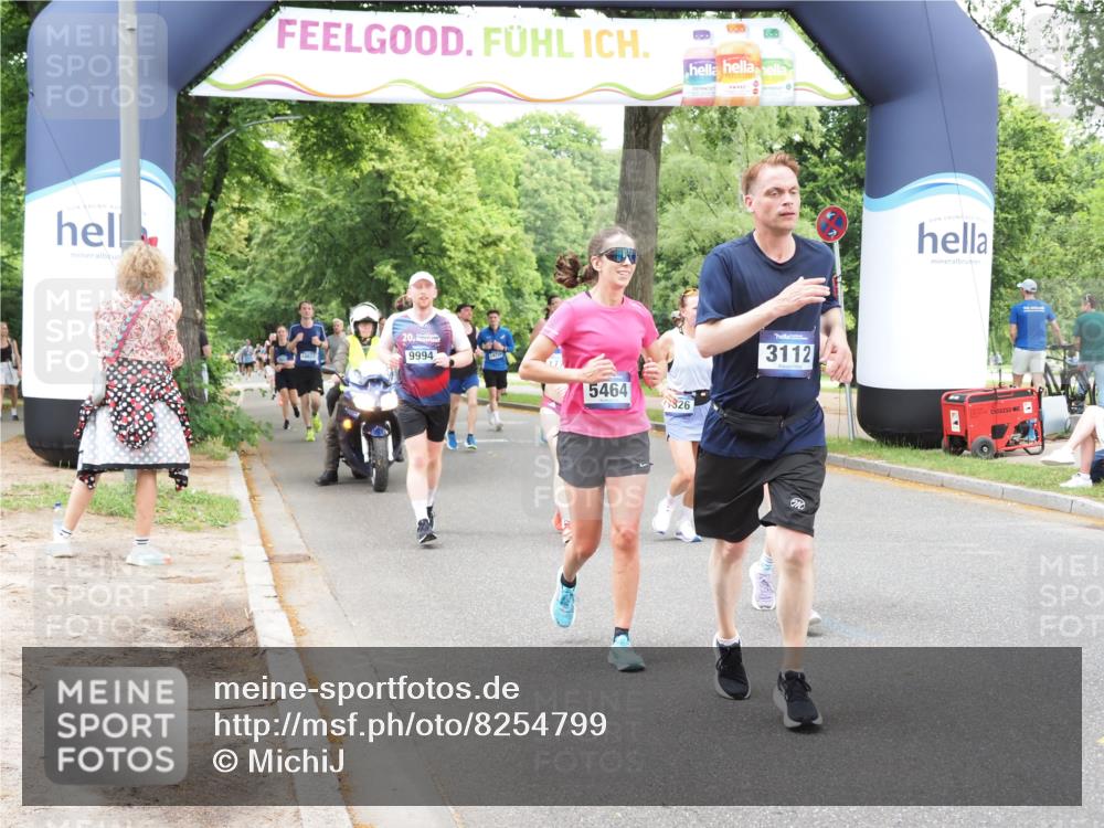 29.06.2025 - hella hamburg halbmarathon MichiJ http://msf.ph/oto/8254799 29.06.2025 10:52:30 Zwischen KM18-KM19 1034, 1062, 3112, 5464, 6590, 7760, 8219, 8405, 9994, 11027, 14022, 16355, 16847, 16911, 17707 meine-sportfotos.de