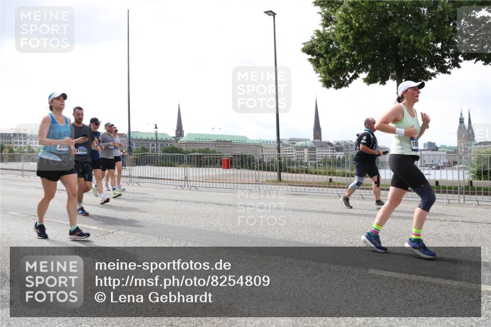 29.06.2025 - hella hamburg halbmarathon Lena Gebhardt http://msf.ph/oto/8254809 29.06.2025 10:45:49 Lombardsbrücke 1004, 1033, 1060, 1085, 1100, 1104, 1421, 1426, 1555, 1713, 1854, 1867, 1868, 1983, 2008, 2216, 2217, 2398, 2522, 2550, 2657, 2664, 2773, 2917, 2954, 2965, 2973, 3357, 3377, 4104, 4223, 4224, 4306, 4317, 4388, 4572, 5044, 5339, 5635, 5703, 5769, 5770, 5892, 5949, 6133, 6150, 6333, 6392, 6623, 6911, 6922, 7268, 7283, 7356, 7530, 7541, 7605, 7859, 7894, 8745, 9120, 9121, 9426, 9620, 10030, 10182, 10225, 10327, 10329, 10367, 10511, 11358 meine-sportfotos.de