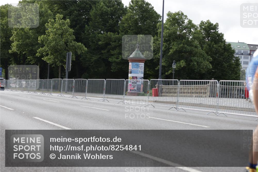 29.06.2025 - hella hamburg halbmarathon Jannik Wohlers http://msf.ph/oto/8254841 29.06.2025 08:48:44 Lombardsbrücke  meine-sportfotos.de