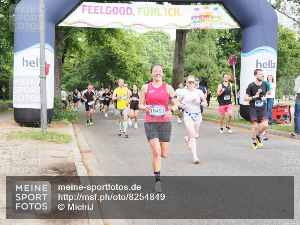 29.06.2025 - hella hamburg halbmarathon MichiJ http://msf.ph/oto/8254849 29.06.2025 10:29:18 Zwischen KM18-KM19 1912, 2568, 2797, 4303, 5050, 6495, 6771, 9640, 9979, 11767, 12292, 13457, 15493, 15542, 16580, 18192, 18573, 18802 meine-sportfotos.de