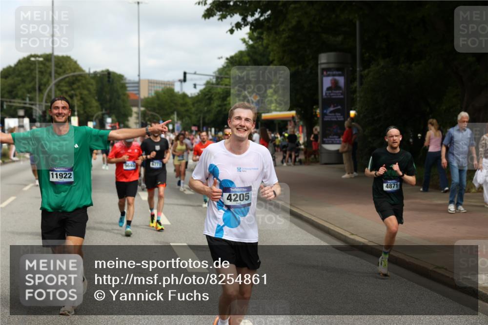 29.06.2025 - hella hamburg halbmarathon Yannick Fuchs http://msf.ph/oto/8254861 29.06.2025 10:35:46 20KM 1136, 1631, 2579, 2797, 3618, 4205, 4303, 4380, 4634, 4871, 4893, 5387, 5709, 6550, 6683, 6771, 6901, 7378, 7432, 7774, 7796, 8122, 8358, 9358, 9547, 9640, 9659, 9711, 9755, 9885, 10375, 10783, 11062, 11765, 11922, 12292, 12385, 12895, 13268, 13457, 14555, 14661, 15247, 15351, 16816, 17032, 17100, 17720, 17834, 18045, 18049, 18412, 18442, 18573, 18802 meine-sportfotos.de