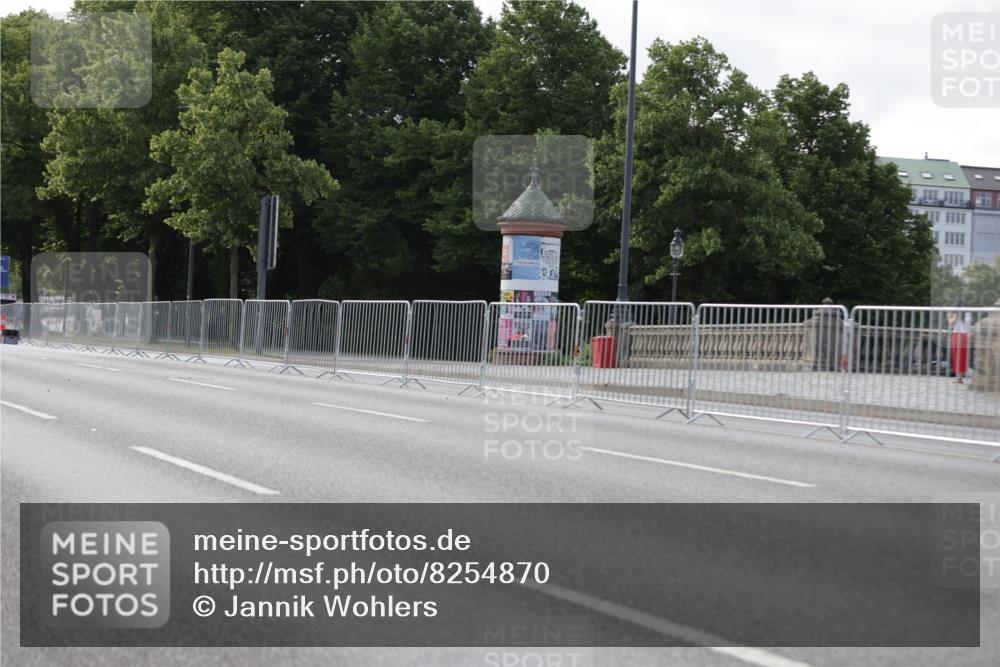 29.06.2025 - hella hamburg halbmarathon Jannik Wohlers http://msf.ph/oto/8254870 29.06.2025 08:48:44 Lombardsbrücke  meine-sportfotos.de