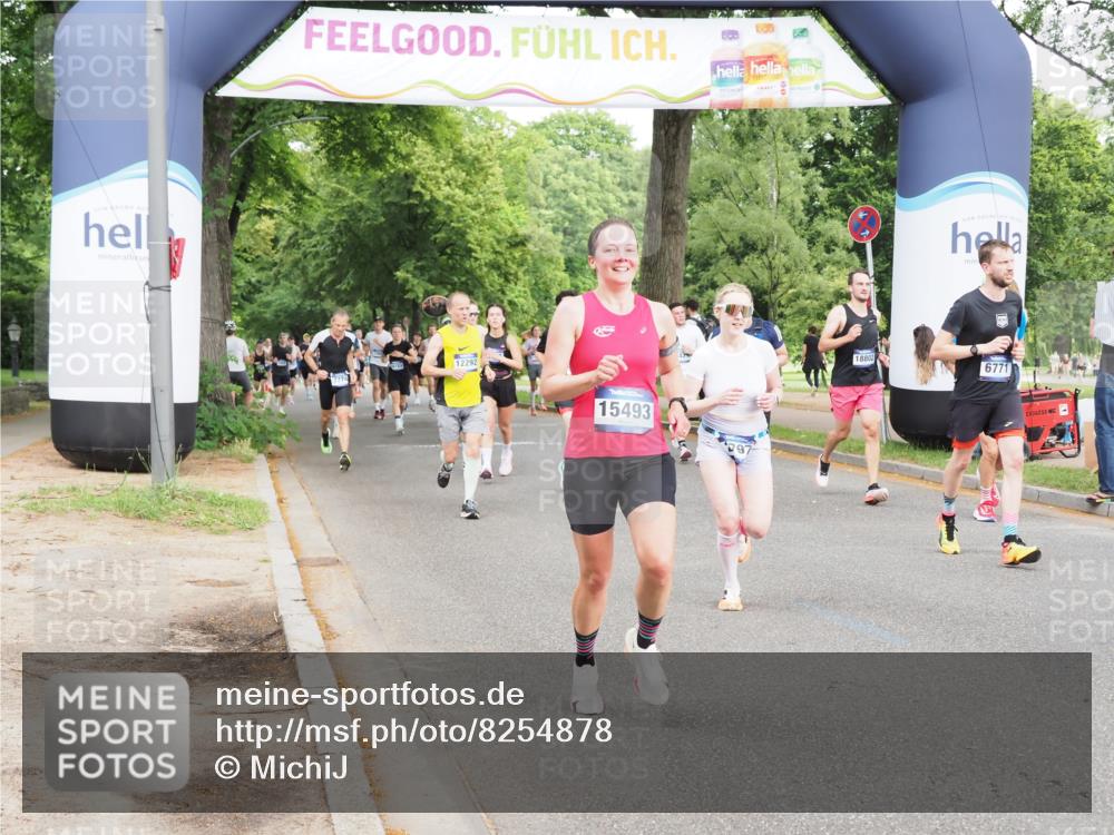 29.06.2025 - hella hamburg halbmarathon MichiJ http://msf.ph/oto/8254878 29.06.2025 10:29:18 Zwischen KM18-KM19 1912, 2568, 2797, 4303, 5050, 6495, 6771, 9640, 9979, 11767, 12292, 13457, 15493, 15542, 16580, 18192, 18573, 18802 meine-sportfotos.de