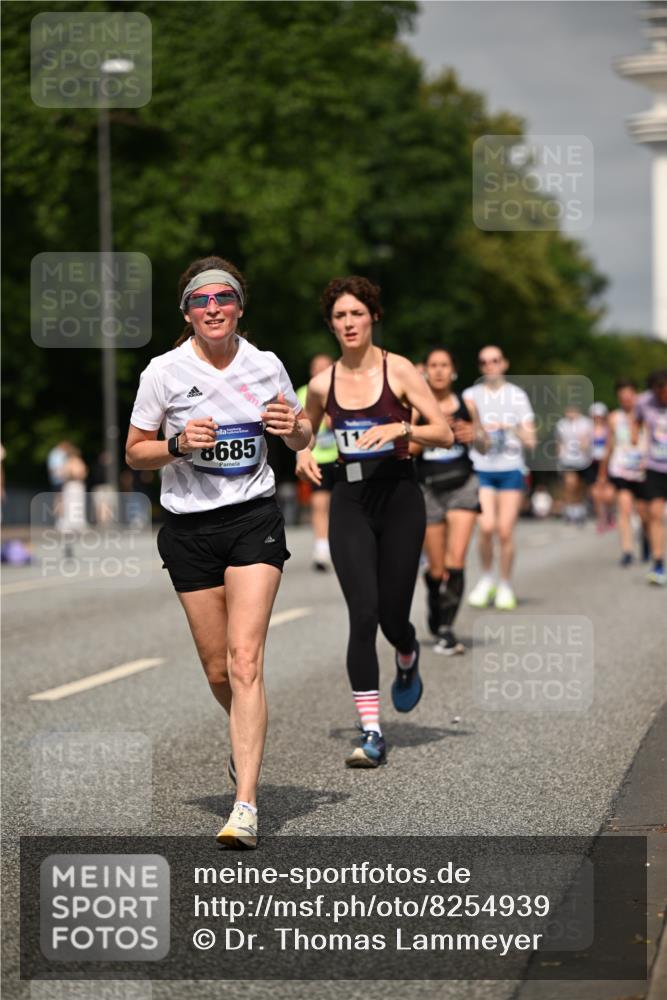 29.06.2025 - hella hamburg halbmarathon Dr. Thomas Lammeyer http://msf.ph/oto/8254939 29.06.2025 10:14:32 Kennedybrücke 1052, 1186, 1456, 5182, 5653, 5806, 7058, 8685, 9150, 9829 meine-sportfotos.de