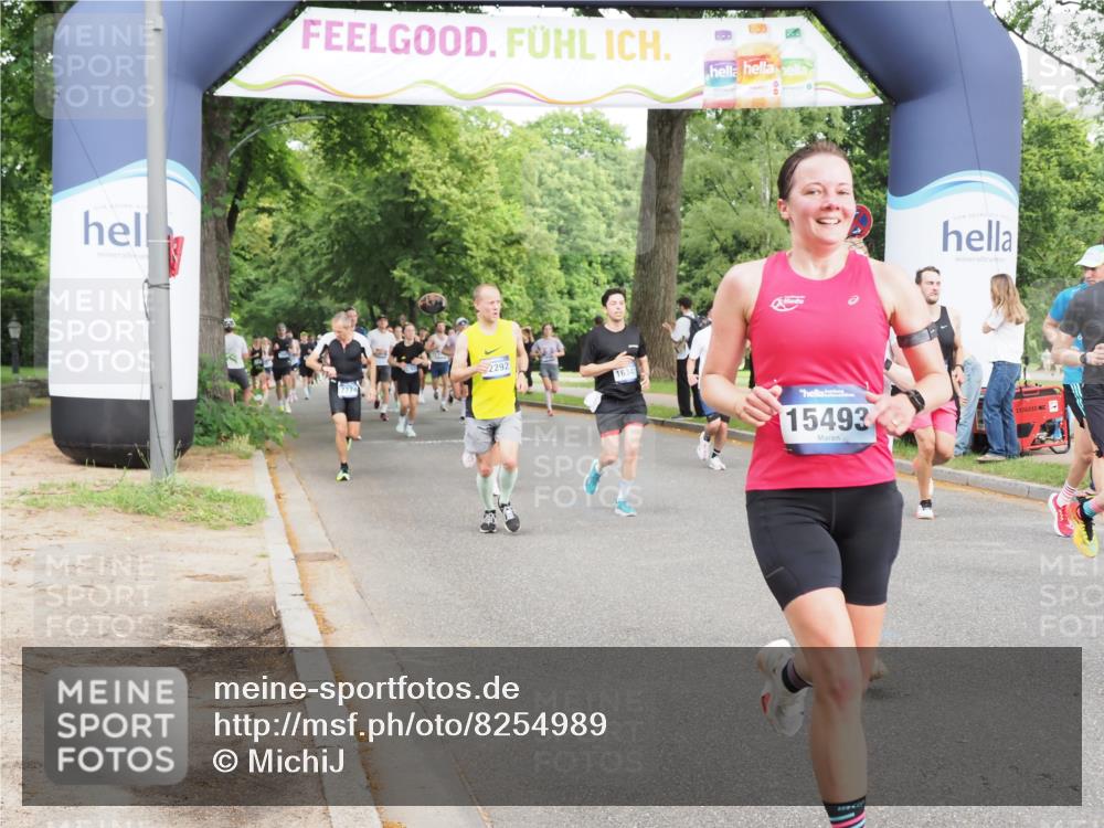 29.06.2025 - hella hamburg halbmarathon MichiJ http://msf.ph/oto/8254989 29.06.2025 10:29:19 Zwischen KM18-KM19 1912, 2797, 4303, 5050, 6429, 6495, 6771, 7774, 9640, 9979, 11767, 12292, 13457, 15493, 15542, 16201, 16347, 16580, 17971, 18192, 18573, 18802 meine-sportfotos.de