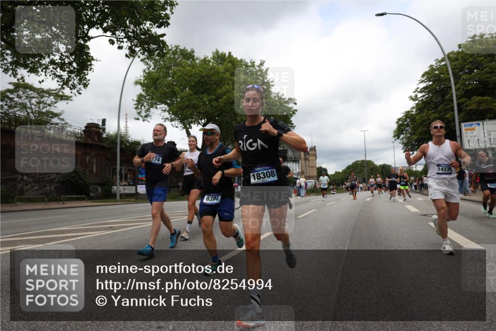 29.06.2025 - hella hamburg halbmarathon Yannick Fuchs http://msf.ph/oto/8254994 29.06.2025 10:48:10 20KM 1422, 1442, 1549, 1815, 1870, 2432, 3103, 3310, 3898, 4299, 5259, 6260, 6356, 6374, 6994, 7129, 7395, 7478, 7973, 8223, 8285, 8394, 8798, 9032, 9380, 9791, 9922, 10040, 10266, 11009, 11430, 11789, 12213, 12321, 12362, 12607, 13147, 13794, 13803, 13869, 14026, 14239, 14702, 14818, 15113, 15146, 15156, 15169, 16092, 16574, 16623, 16750, 16780, 17740, 17765, 18308, 18450, 18514, 18759, 19067, 19177 meine-sportfotos.de