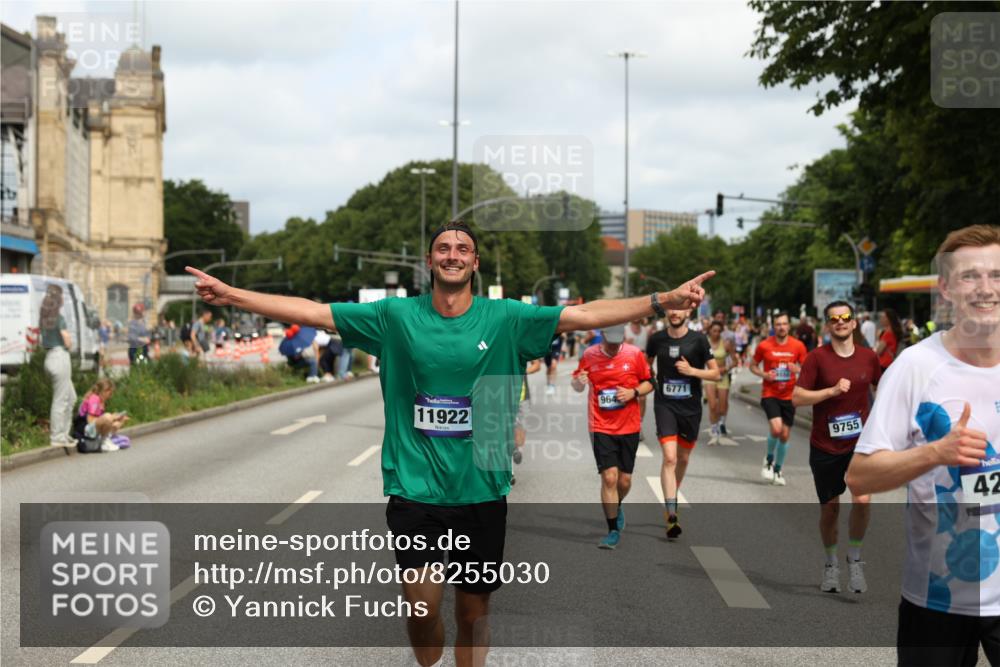 29.06.2025 - hella hamburg halbmarathon Yannick Fuchs http://msf.ph/oto/8255030 29.06.2025 10:35:46 20KM 1136, 1631, 2579, 2797, 3618, 4205, 4303, 4380, 4634, 4871, 4893, 5387, 5709, 6550, 6683, 6771, 6901, 7378, 7432, 7774, 7796, 8122, 8358, 9358, 9547, 9640, 9659, 9711, 9755, 9885, 10375, 10783, 11062, 11765, 11922, 12292, 12385, 12895, 13268, 13457, 14555, 14661, 15247, 15351, 16816, 17032, 17100, 17720, 17834, 18045, 18049, 18412, 18442, 18573, 18802 meine-sportfotos.de