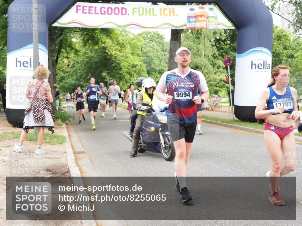 29.06.2025 - hella hamburg halbmarathon MichiJ http://msf.ph/oto/8255065 29.06.2025 10:52:32 Zwischen KM18-KM19 1034, 3112, 5464, 6590, 7826, 8219, 8405, 9994, 10736, 11027, 14022, 14607, 16355, 16847, 16911, 17707, 18726 meine-sportfotos.de