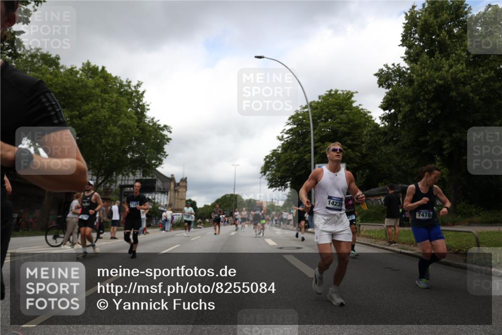 29.06.2025 - hella hamburg halbmarathon Yannick Fuchs http://msf.ph/oto/8255084 29.06.2025 10:48:10 20KM 1422, 1442, 1549, 1815, 1870, 2432, 3103, 3310, 3898, 4299, 5259, 6260, 6356, 6374, 6994, 7129, 7395, 7478, 7973, 8223, 8285, 8394, 8798, 9032, 9380, 9791, 9922, 10040, 10266, 11009, 11430, 11789, 12213, 12321, 12362, 12607, 13147, 13794, 13803, 13869, 14026, 14239, 14702, 14818, 15113, 15146, 15156, 15169, 16092, 16574, 16623, 16750, 16780, 17740, 17765, 18308, 18450, 18514, 18759, 19067, 19177 meine-sportfotos.de