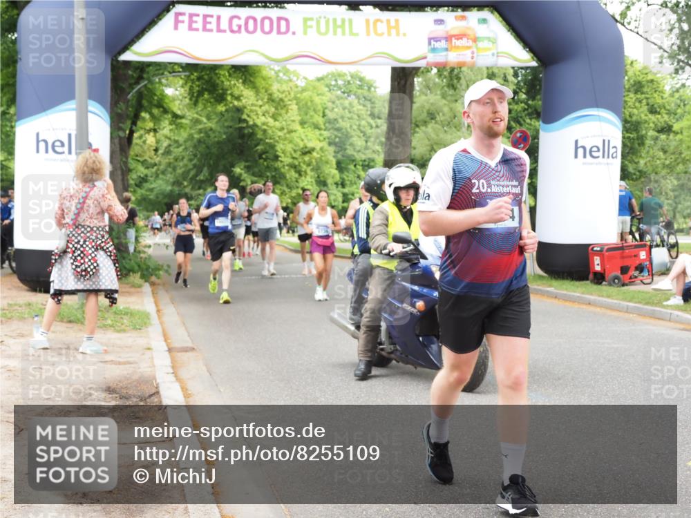 29.06.2025 - hella hamburg halbmarathon MichiJ http://msf.ph/oto/8255109 29.06.2025 10:52:32 Zwischen KM18-KM19 1034, 3112, 5464, 6590, 7826, 8219, 8405, 9994, 10736, 11027, 14022, 14607, 16355, 16847, 16911, 17707, 18726 meine-sportfotos.de