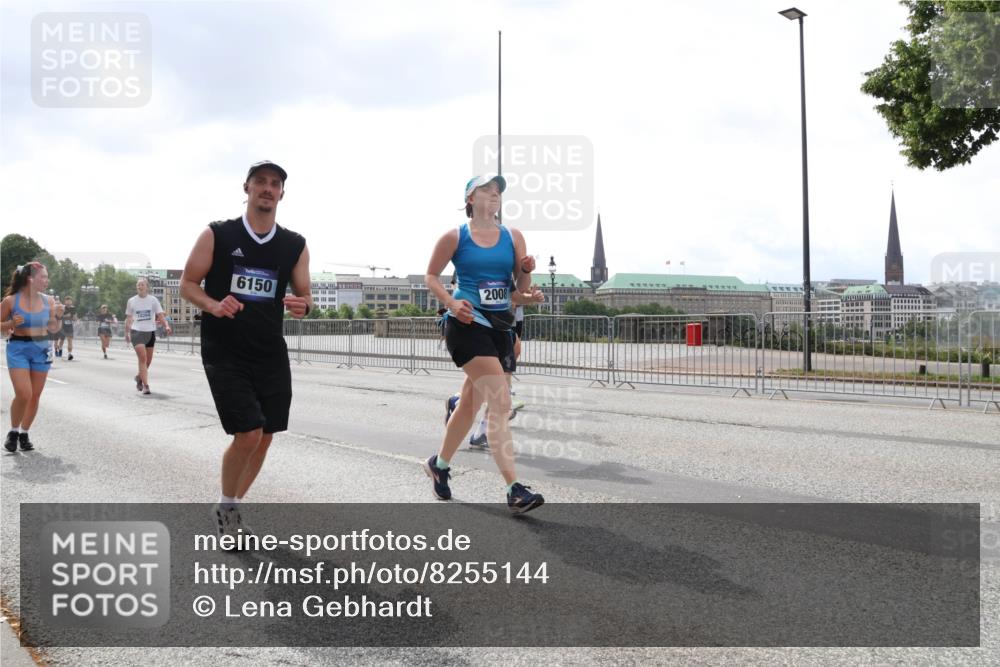 29.06.2025 - hella hamburg halbmarathon Lena Gebhardt http://msf.ph/oto/8255144 29.06.2025 10:45:49 Lombardsbrücke 1004, 1033, 1060, 1085, 1100, 1104, 1421, 1426, 1555, 1713, 1854, 1867, 1868, 1983, 2008, 2216, 2217, 2398, 2522, 2550, 2657, 2664, 2773, 2917, 2954, 2965, 2973, 3357, 3377, 4104, 4223, 4224, 4306, 4317, 4388, 4572, 5044, 5339, 5635, 5703, 5769, 5770, 5892, 5949, 6133, 6150, 6333, 6392, 6623, 6911, 6922, 7268, 7283, 7356, 7530, 7541, 7605, 7859, 7894, 8745, 9120, 9121, 9426, 9620, 10030, 10182, 10225, 10327, 10329, 10367, 10511, 11358 meine-sportfotos.de