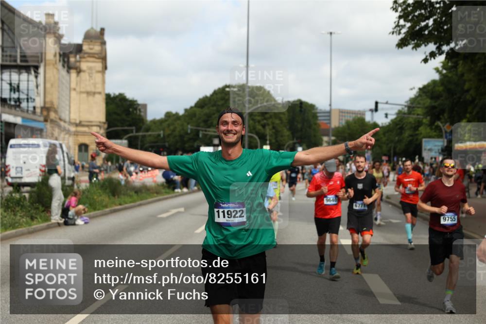 29.06.2025 - hella hamburg halbmarathon Yannick Fuchs http://msf.ph/oto/8255161 29.06.2025 10:35:46 20KM 1136, 1631, 2579, 2797, 3618, 4205, 4303, 4380, 4634, 4871, 4893, 5387, 5709, 6550, 6683, 6771, 6901, 7378, 7432, 7774, 7796, 8122, 8358, 9358, 9547, 9640, 9659, 9711, 9755, 9885, 10375, 10783, 11062, 11765, 11922, 12292, 12385, 12895, 13268, 13457, 14555, 14661, 15247, 15351, 16816, 17032, 17100, 17720, 17834, 18045, 18049, 18412, 18442, 18573, 18802 meine-sportfotos.de