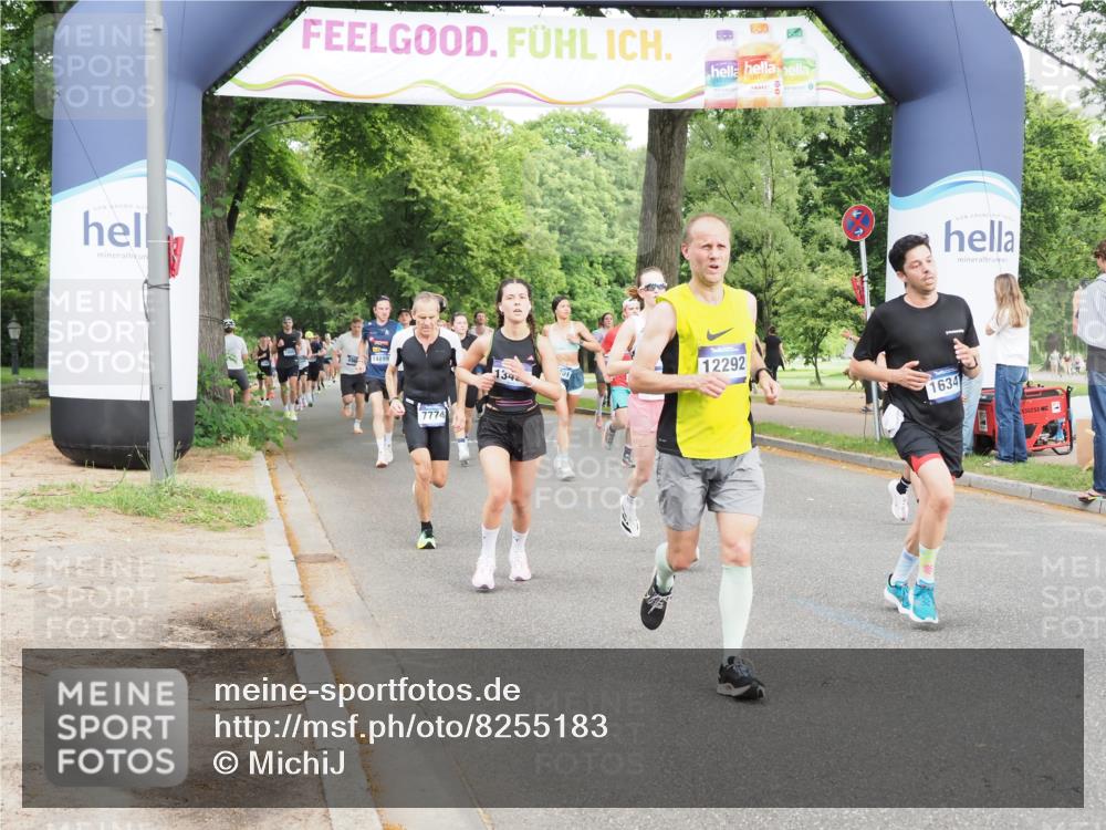 29.06.2025 - hella hamburg halbmarathon MichiJ http://msf.ph/oto/8255183 29.06.2025 10:29:20 Zwischen KM18-KM19 1912, 2797, 4303, 5050, 6429, 6495, 6771, 7774, 9640, 9979, 10783, 12292, 13457, 15493, 15542, 16201, 16347, 16580, 17971, 18192, 18573, 18802 meine-sportfotos.de