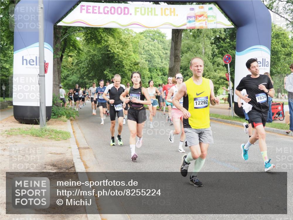29.06.2025 - hella hamburg halbmarathon MichiJ http://msf.ph/oto/8255224 29.06.2025 10:29:20 Zwischen KM18-KM19 1912, 2797, 4303, 5050, 6429, 6495, 6771, 7774, 9640, 9979, 10783, 12292, 13457, 15493, 15542, 16201, 16347, 16580, 17971, 18192, 18573, 18802 meine-sportfotos.de