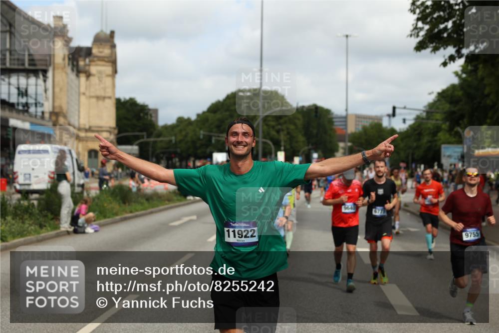 29.06.2025 - hella hamburg halbmarathon Yannick Fuchs http://msf.ph/oto/8255242 29.06.2025 10:35:47 20KM 1136, 1631, 2579, 2797, 3618, 4205, 4303, 4380, 4871, 4893, 5387, 5709, 6550, 6771, 6901, 7378, 7432, 7774, 7796, 8122, 8358, 9358, 9547, 9640, 9659, 9711, 9755, 9885, 10375, 10783, 11062, 11765, 11922, 12292, 12385, 12434, 12895, 13268, 13457, 14555, 14661, 15247, 15351, 16816, 17032, 17100, 17720, 17834, 18045, 18049, 18412, 18442, 18573, 18802 meine-sportfotos.de