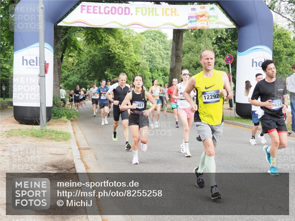 29.06.2025 - hella hamburg halbmarathon MichiJ http://msf.ph/oto/8255258 29.06.2025 10:29:20 Zwischen KM18-KM19 1912, 2797, 4303, 5050, 6429, 6495, 6771, 7774, 9640, 9979, 10783, 12292, 13457, 15493, 15542, 16201, 16347, 16580, 17971, 18192, 18573, 18802 meine-sportfotos.de