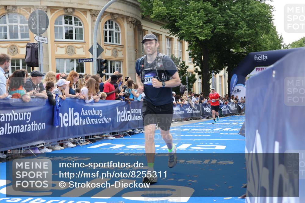 29.06.2025 - hella hamburg halbmarathon Strokosch-Dieckow http://msf.ph/oto/8255311 29.06.2025 10:41:38 Ziel 1512, 1763, 8358, 9640, 9885, 10894, 13457, 13714, 14275, 14346, 15535, 16084, 18442, 18491 meine-sportfotos.de