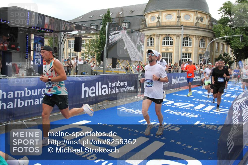 29.06.2025 - hella hamburg halbmarathon Michael Strokosch http://msf.ph/oto/8255362 29.06.2025 10:50:41 Ziel 1399, 1750, 4346, 6282, 6662, 6712, 7134, 7397, 7583, 7786, 7952, 8576, 9057, 11214, 11356, 13701, 13808, 13812, 13875, 15519, 15803, 16291, 16806, 17179, 17247, 18006, 18413, 18820 meine-sportfotos.de