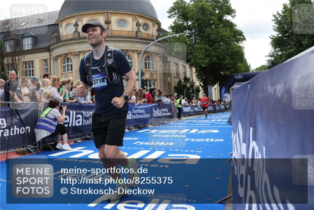 29.06.2025 - hella hamburg halbmarathon Strokosch-Dieckow http://msf.ph/oto/8255375 29.06.2025 10:41:39 Ziel 1512, 1763, 9640, 9885, 10894, 13714, 14275, 14346, 15535, 16084, 18442, 18491 meine-sportfotos.de