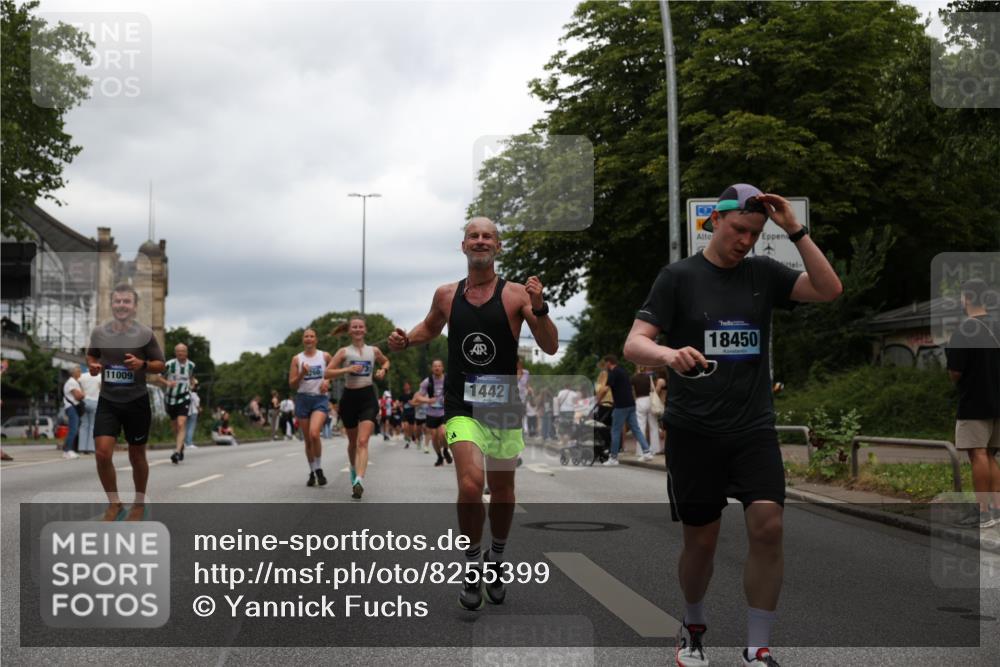 29.06.2025 - hella hamburg halbmarathon Yannick Fuchs http://msf.ph/oto/8255399 29.06.2025 10:48:13 20KM 1410, 1422, 1442, 1549, 1815, 2432, 3103, 3310, 3898, 4299, 5259, 6260, 6356, 6374, 6581, 6994, 7129, 7478, 7973, 8223, 8285, 8394, 8798, 9012, 9032, 9380, 10040, 10266, 11009, 11430, 11789, 12213, 12362, 12489, 13147, 13794, 13803, 13869, 14026, 14239, 14818, 15113, 15156, 15169, 16092, 16574, 16623, 16750, 16780, 17740, 17765, 18308, 18450, 18759, 19067, 19177 meine-sportfotos.de