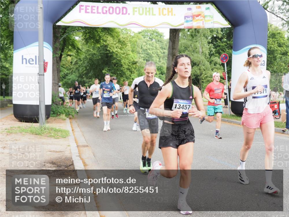 29.06.2025 - hella hamburg halbmarathon MichiJ http://msf.ph/oto/8255451 29.06.2025 10:29:21 Zwischen KM18-KM19 1912, 2797, 4303, 5050, 6429, 6495, 6771, 7774, 9640, 9979, 10783, 12292, 13457, 15493, 16201, 16347, 16580, 17971, 18192, 18802 meine-sportfotos.de