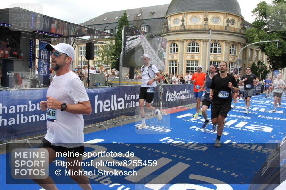 29.06.2025 - hella hamburg halbmarathon Michael Strokosch http://msf.ph/oto/8255459 29.06.2025 10:50:42 Ziel 1399, 1750, 2788, 4346, 6662, 6712, 7134, 7583, 7786, 7952, 8576, 9057, 11214, 11356, 13701, 13808, 13875, 15519, 15803, 16291, 17179, 18006, 18413, 18820 meine-sportfotos.de