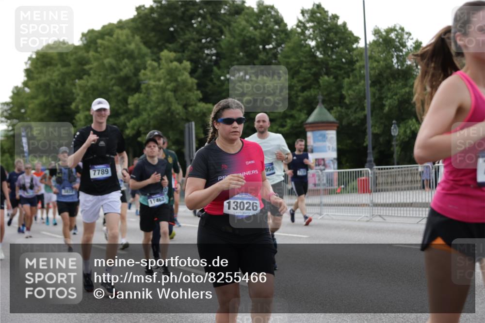 29.06.2025 - hella hamburg halbmarathon Jannik Wohlers http://msf.ph/oto/8255466 29.06.2025 10:31:41 Lombardsbrücke 1311, 1987, 2349, 2384, 2943, 3022, 3221, 3239, 3358, 3752, 3822, 4314, 4605, 4924, 5156, 5496, 5601, 5658, 5743, 6218, 6252, 6718, 6727, 7135, 7239, 7295, 7344, 7535, 7570, 7695, 7789, 7816, 7898, 8538, 10248, 10924, 11168, 11462, 12136, 12319, 12663, 12755, 12936, 13026, 13959, 13960, 14029, 14105, 14191, 14536, 14599, 15471, 16200, 17118, 17342, 17958, 18283, 18369, 18428, 18838, 18931 meine-sportfotos.de