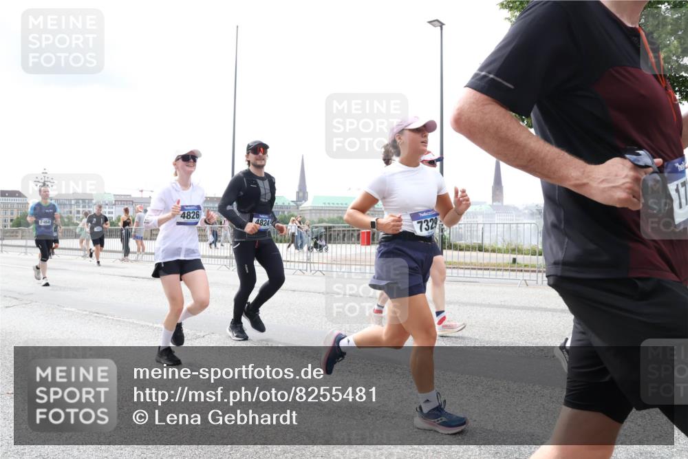 29.06.2025 - hella hamburg halbmarathon Lena Gebhardt http://msf.ph/oto/8255481 29.06.2025 10:34:19 Lombardsbrücke 1417, 1672, 1705, 1787, 2023, 2265, 2412, 2464, 2482, 2496, 2510, 2511, 2526, 2801, 2933, 3145, 3264, 3340, 3345, 3829, 3848, 4479, 4540, 4807, 4824, 4826, 5561, 5584, 5609, 5691, 6034, 6105, 6171, 6329, 6364, 6571, 6574, 7027, 7324, 7329, 7565, 7644, 7733, 8202, 8277, 8349, 8375, 8377, 8383, 8401, 8705, 8965, 9094, 9379, 9875, 10007, 10071, 10360, 10564, 10674, 11872, 13957, 16238, 16390, 16682, 16919, 17230, 18158, 18941 meine-sportfotos.de