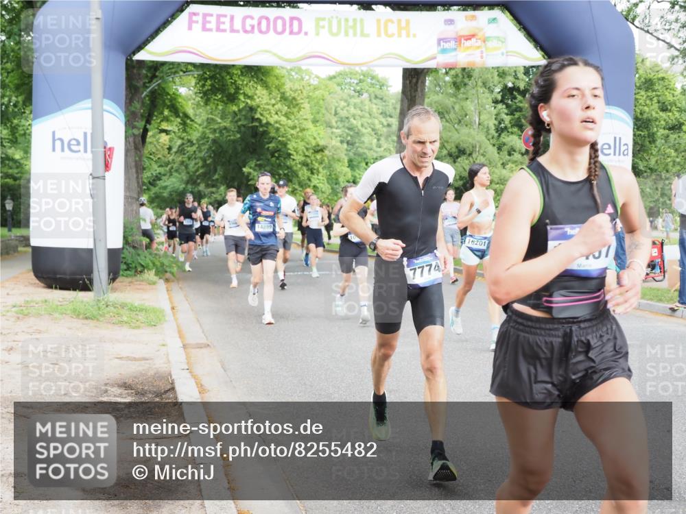 29.06.2025 - hella hamburg halbmarathon MichiJ http://msf.ph/oto/8255482 29.06.2025 10:29:22 Zwischen KM18-KM19 1677, 1912, 2797, 4303, 5050, 6429, 6495, 6771, 7774, 9540, 9640, 9979, 10783, 12292, 12895, 13457, 15493, 16201, 16347, 16580, 17971, 18192, 18802 meine-sportfotos.de
