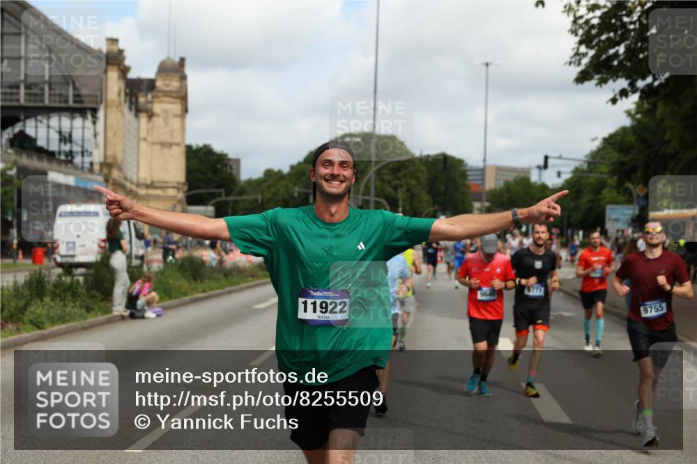 29.06.2025 - hella hamburg halbmarathon Yannick Fuchs http://msf.ph/oto/8255509 29.06.2025 10:35:47 20KM 1136, 1631, 2579, 2797, 3618, 4205, 4303, 4380, 4871, 4893, 5387, 5709, 6550, 6771, 6901, 7378, 7432, 7774, 7796, 8122, 8358, 9358, 9547, 9640, 9659, 9711, 9755, 9885, 10375, 10783, 11062, 11765, 11922, 12292, 12385, 12434, 12895, 13268, 13457, 14555, 14661, 15247, 15351, 16816, 17032, 17100, 17720, 17834, 18045, 18049, 18412, 18442, 18573, 18802 meine-sportfotos.de