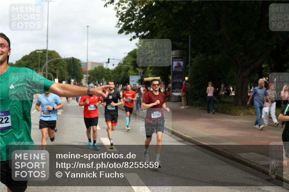 29.06.2025 - hella hamburg halbmarathon Yannick Fuchs http://msf.ph/oto/8255559 29.06.2025 10:35:47 20KM 1136, 1631, 2579, 2797, 3618, 4205, 4303, 4380, 4871, 4893, 5387, 5709, 6550, 6771, 6901, 7378, 7432, 7774, 7796, 8122, 8358, 9358, 9547, 9640, 9659, 9711, 9755, 9885, 10375, 10783, 11062, 11765, 11922, 12292, 12385, 12434, 12895, 13268, 13457, 14555, 14661, 15247, 15351, 16816, 17032, 17100, 17720, 17834, 18045, 18049, 18412, 18442, 18573, 18802 meine-sportfotos.de
