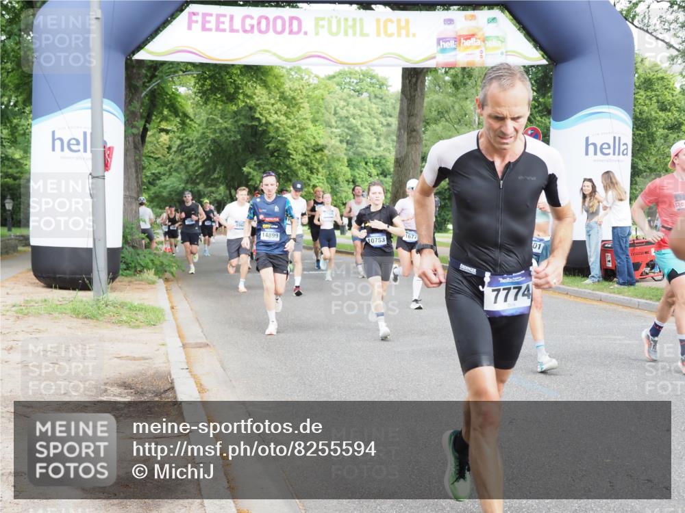 29.06.2025 - hella hamburg halbmarathon MichiJ http://msf.ph/oto/8255594 29.06.2025 10:29:22 Zwischen KM18-KM19 1677, 1912, 2797, 4303, 5050, 6429, 6495, 6771, 7774, 9540, 9640, 9979, 10783, 12292, 12895, 13457, 15493, 16201, 16347, 16580, 17971, 18192, 18802 meine-sportfotos.de
