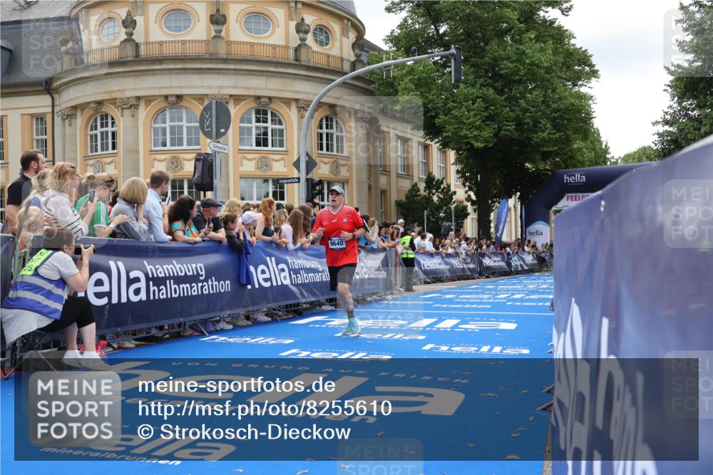29.06.2025 - hella hamburg halbmarathon Strokosch-Dieckow http://msf.ph/oto/8255610 29.06.2025 10:41:41 Ziel 1512, 1763, 9640, 9885, 10415, 11765, 13714, 14346, 15535, 15935, 16084 meine-sportfotos.de