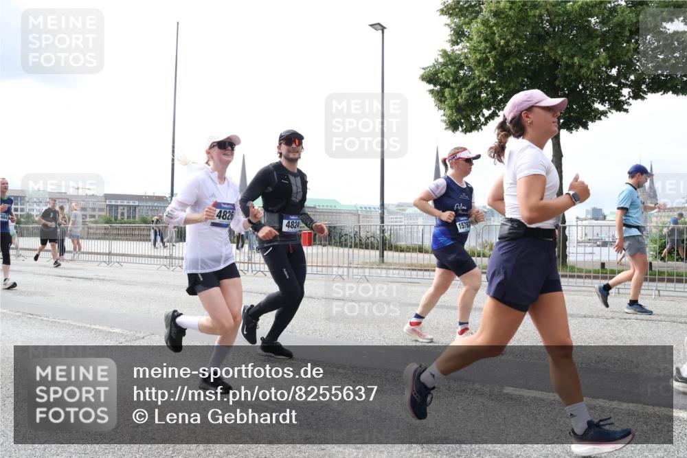 29.06.2025 - hella hamburg halbmarathon Lena Gebhardt http://msf.ph/oto/8255637 29.06.2025 10:34:20 Lombardsbrücke 1025, 1417, 1672, 1705, 1787, 2023, 2265, 2412, 2464, 2482, 2496, 2510, 2511, 2526, 2801, 2933, 3145, 3264, 3340, 3345, 3829, 3848, 4479, 4540, 4807, 4824, 4826, 5561, 5584, 5609, 5691, 6034, 6105, 6171, 6329, 6364, 6571, 6574, 7027, 7324, 7329, 7386, 7565, 7644, 7733, 8277, 8349, 8705, 8965, 9094, 9379, 9875, 10007, 10071, 10360, 10564, 10674, 11872, 13957, 16238, 16311, 16390, 16682, 16919, 17230, 18158, 18941 meine-sportfotos.de