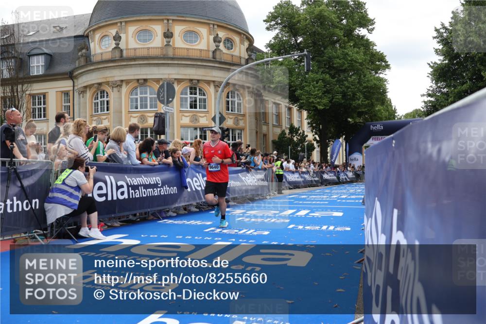 29.06.2025 - hella hamburg halbmarathon Strokosch-Dieckow http://msf.ph/oto/8255660 29.06.2025 10:41:42 Ziel 1512, 1763, 9640, 10415, 11765, 13714, 14346, 15535, 15935 meine-sportfotos.de