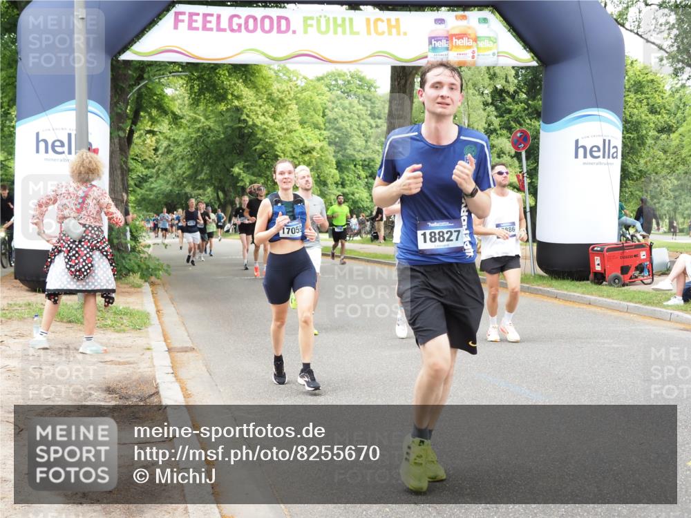29.06.2025 - hella hamburg halbmarathon MichiJ http://msf.ph/oto/8255670 29.06.2025 10:52:36 Zwischen KM18-KM19 6590, 7826, 8405, 9736, 9737, 9994, 10736, 10886, 12371, 12473, 14607, 17059, 17707, 18726, 18827 meine-sportfotos.de