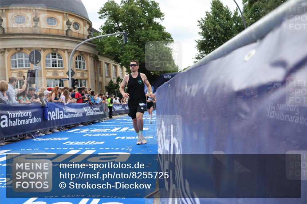 29.06.2025 - hella hamburg halbmarathon Strokosch-Dieckow http://msf.ph/oto/8255725 29.06.2025 10:41:45 Ziel 1169, 1512, 1763, 7092, 9640, 10415, 11765, 14346, 15521, 15535, 15935 meine-sportfotos.de