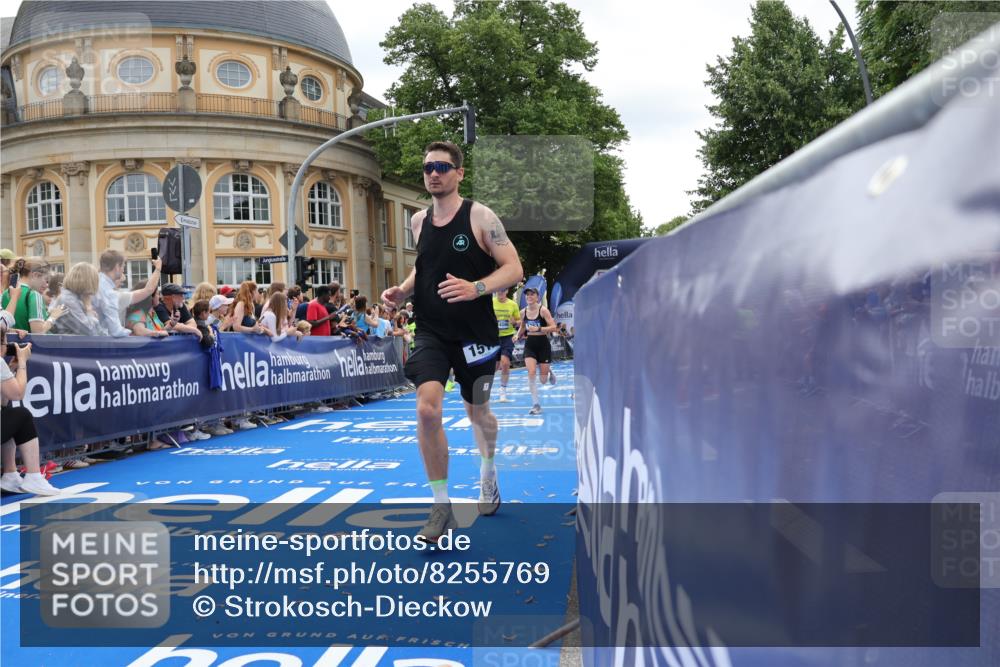 29.06.2025 - hella hamburg halbmarathon Strokosch-Dieckow http://msf.ph/oto/8255769 29.06.2025 10:41:46 Ziel 1169, 1512, 1763, 7092, 9640, 10415, 11765, 14346, 15521, 15535, 15935 meine-sportfotos.de