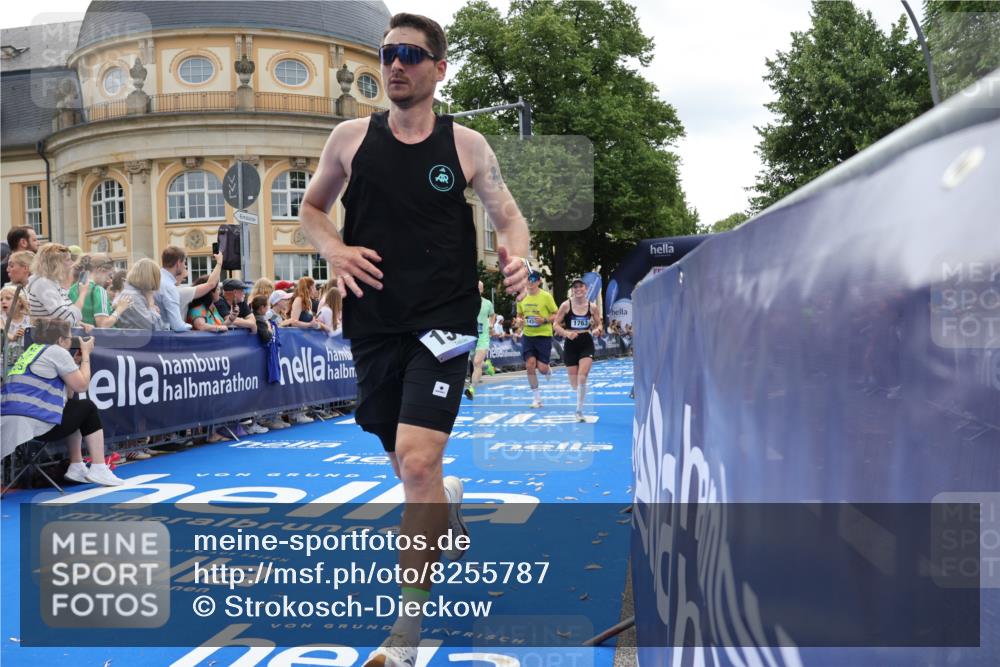 29.06.2025 - hella hamburg halbmarathon Strokosch-Dieckow http://msf.ph/oto/8255787 29.06.2025 10:41:46 Ziel 1169, 1512, 1763, 7092, 9640, 10415, 11765, 14346, 15521, 15535, 15935 meine-sportfotos.de