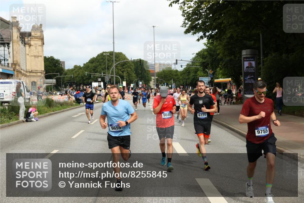 29.06.2025 - hella hamburg halbmarathon Yannick Fuchs http://msf.ph/oto/8255845 29.06.2025 10:35:48 20KM 1136, 1631, 2579, 2797, 3618, 4205, 4303, 4380, 4871, 4893, 5387, 5709, 6550, 6771, 6901, 7378, 7432, 7774, 7796, 8122, 8358, 9358, 9547, 9640, 9659, 9711, 9755, 9885, 10375, 10783, 11062, 11765, 11922, 12292, 12385, 12434, 12895, 13268, 13457, 14555, 14661, 15247, 15351, 16816, 17032, 17100, 17720, 17834, 18045, 18049, 18412, 18442, 18491, 18573, 18802 meine-sportfotos.de