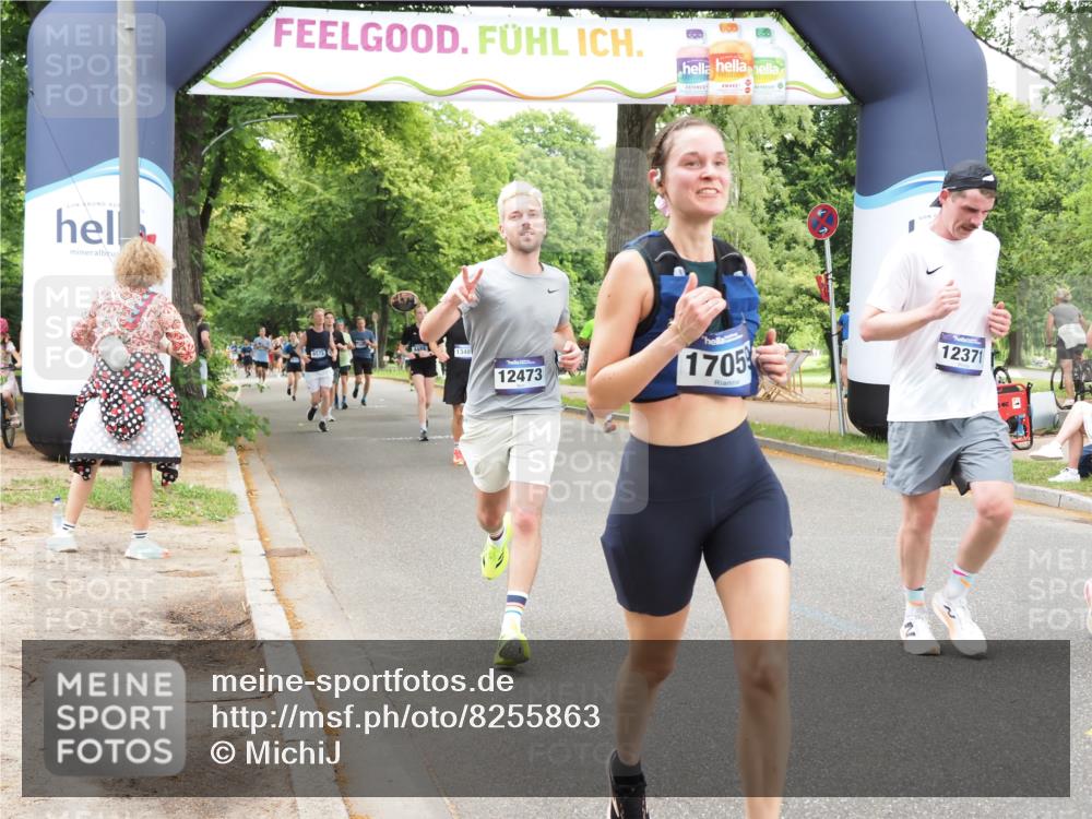 29.06.2025 - hella hamburg halbmarathon MichiJ http://msf.ph/oto/8255863 29.06.2025 10:52:38 Zwischen KM18-KM19 7826, 9736, 9737, 10736, 10886, 12371, 12473, 13481, 14607, 17059, 17707, 18726, 18827 meine-sportfotos.de