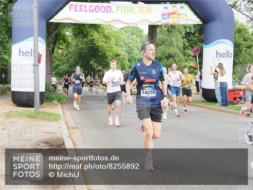 29.06.2025 - hella hamburg halbmarathon MichiJ http://msf.ph/oto/8255892 29.06.2025 10:29:24 Zwischen KM18-KM19 1677, 1912, 2797, 4303, 6429, 6771, 7774, 9540, 9640, 9711, 10783, 12292, 12895, 13457, 13667, 14899, 15493, 16201, 16347, 16580, 17486, 17971, 18412, 18802 meine-sportfotos.de
