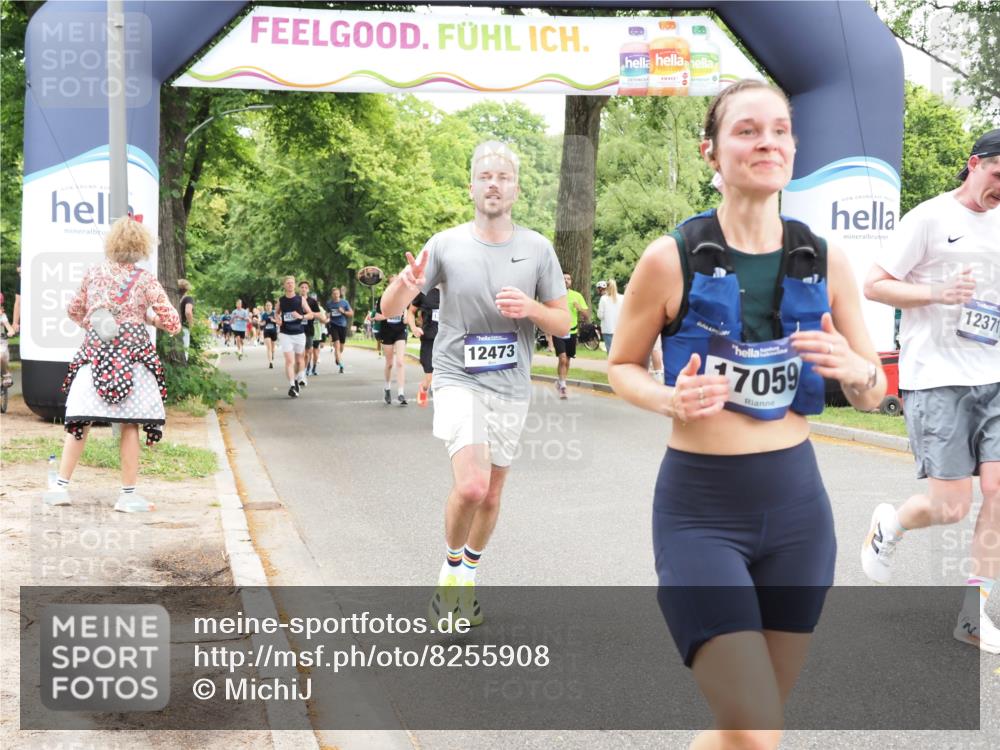 29.06.2025 - hella hamburg halbmarathon MichiJ http://msf.ph/oto/8255908 29.06.2025 10:52:38 Zwischen KM18-KM19 7826, 9736, 9737, 10736, 10886, 12371, 12473, 13481, 14607, 17059, 17707, 18726, 18827 meine-sportfotos.de