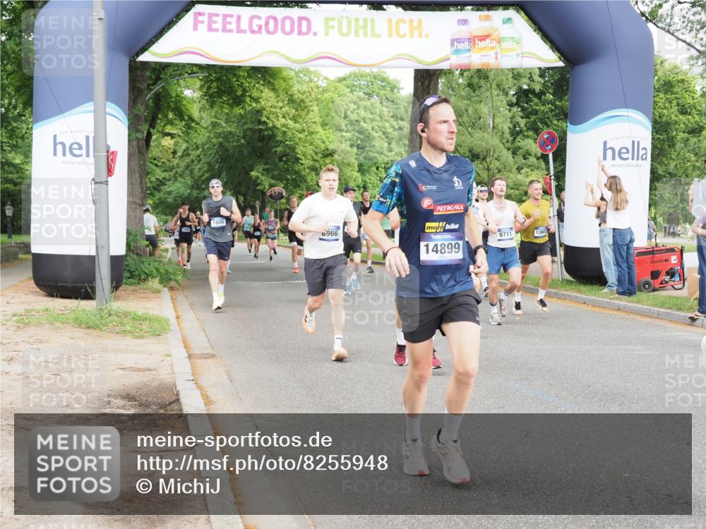 29.06.2025 - hella hamburg halbmarathon MichiJ http://msf.ph/oto/8255948 29.06.2025 10:29:24 Zwischen KM18-KM19 1677, 1912, 2797, 4303, 6429, 6771, 7774, 9540, 9640, 9711, 10783, 12292, 12895, 13457, 13667, 14899, 15493, 16201, 16347, 16580, 17486, 17971, 18412, 18802 meine-sportfotos.de