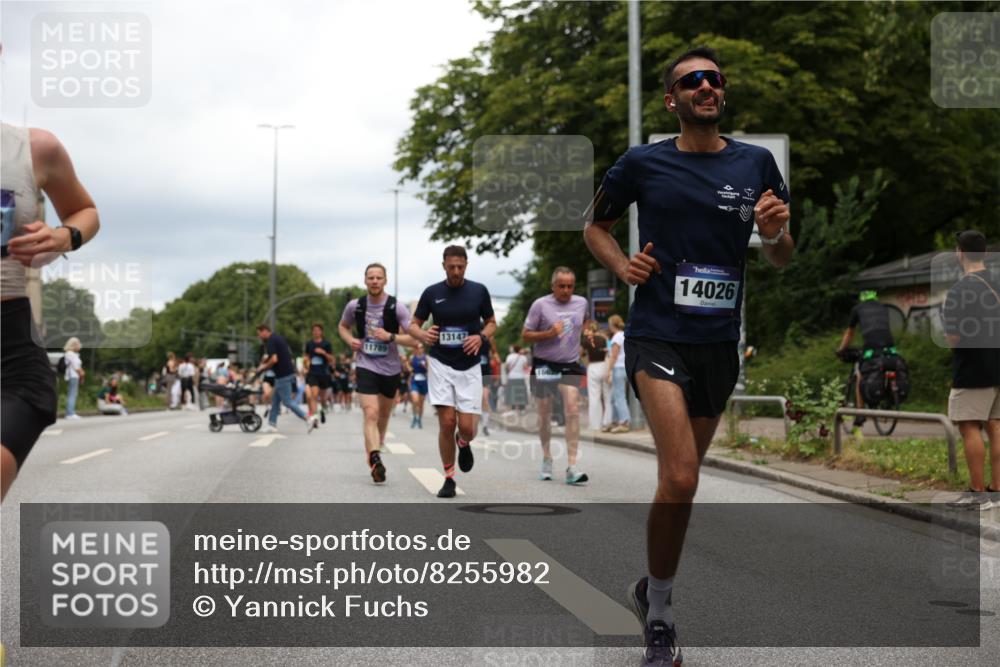 29.06.2025 - hella hamburg halbmarathon Yannick Fuchs http://msf.ph/oto/8255982 29.06.2025 10:48:16 20KM 1410, 1442, 1549, 1815, 2432, 3103, 3310, 3898, 4299, 6260, 6356, 6374, 6581, 6723, 6994, 7129, 7478, 7973, 8223, 8394, 8772, 8798, 9012, 9032, 9060, 9227, 10040, 10266, 11009, 11430, 11789, 12213, 12362, 12489, 13147, 13803, 13869, 14026, 14239, 14818, 15113, 15156, 15169, 15524, 16092, 16574, 16623, 16750, 17740, 17765, 18308, 18450, 18759, 19067, 19177 meine-sportfotos.de